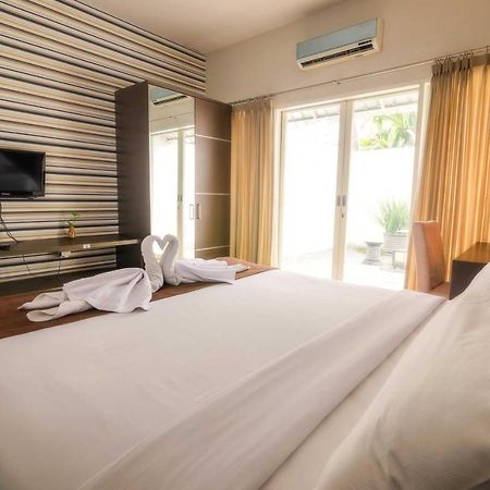 The Square Surabaya Hotel Экстерьер фото