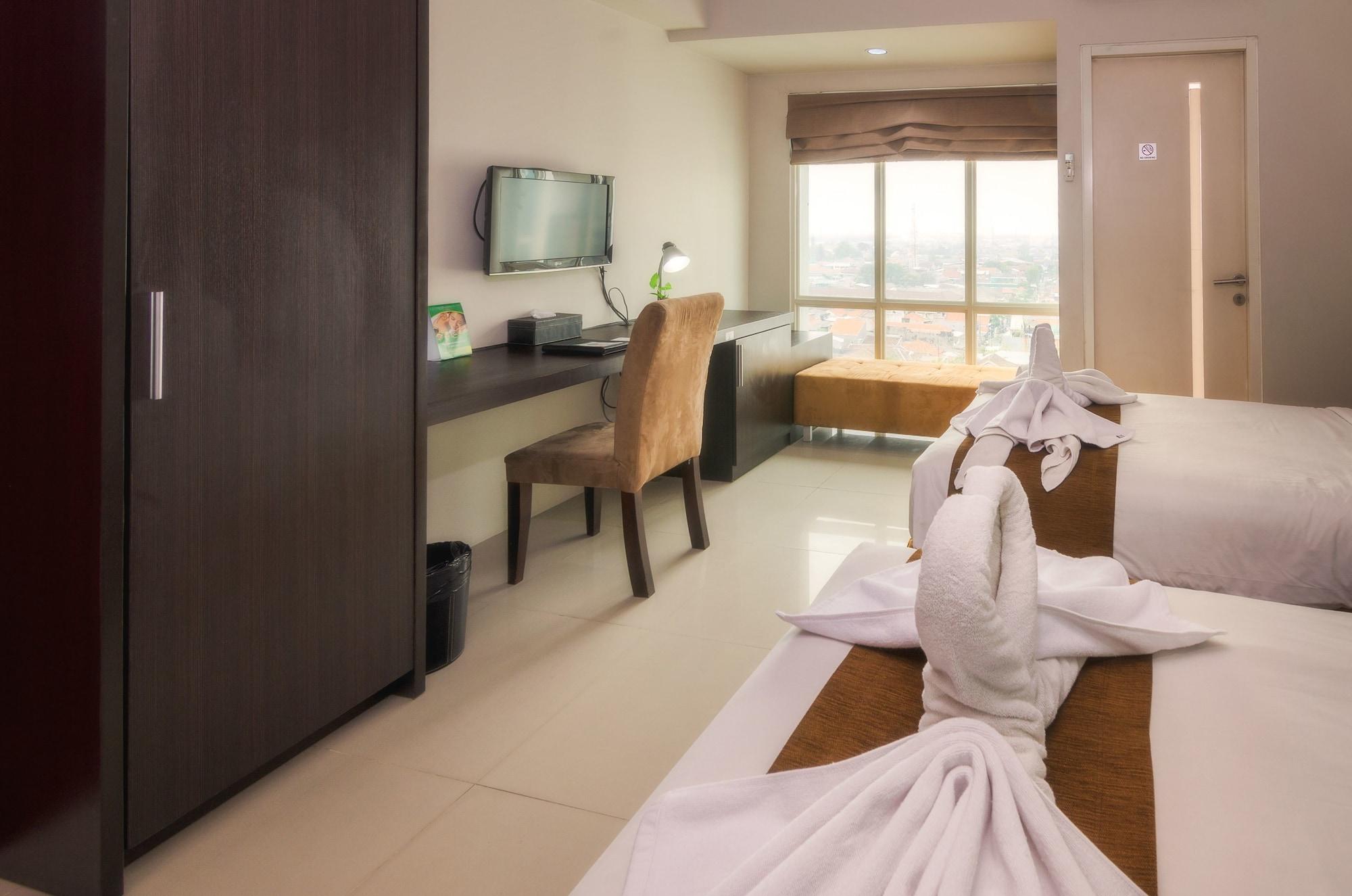 The Square Surabaya Hotel Экстерьер фото
