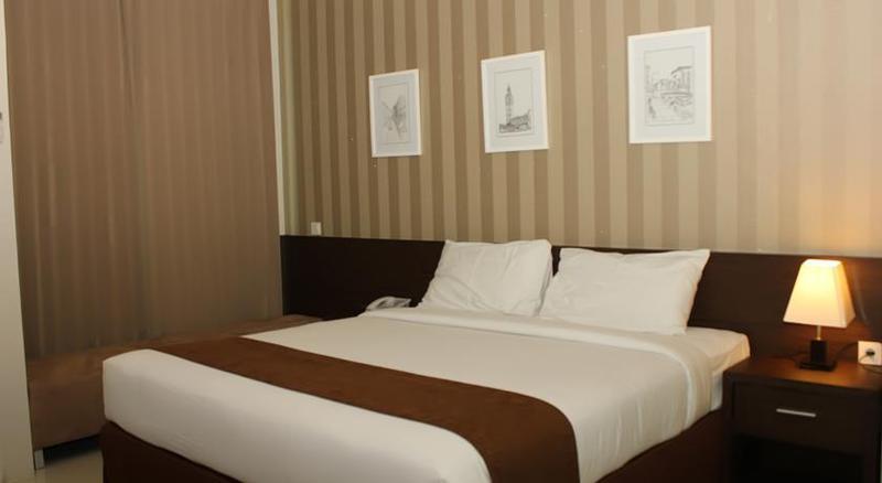 The Square Surabaya Hotel Экстерьер фото