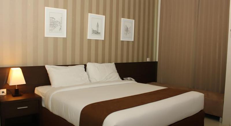 The Square Surabaya Hotel Экстерьер фото