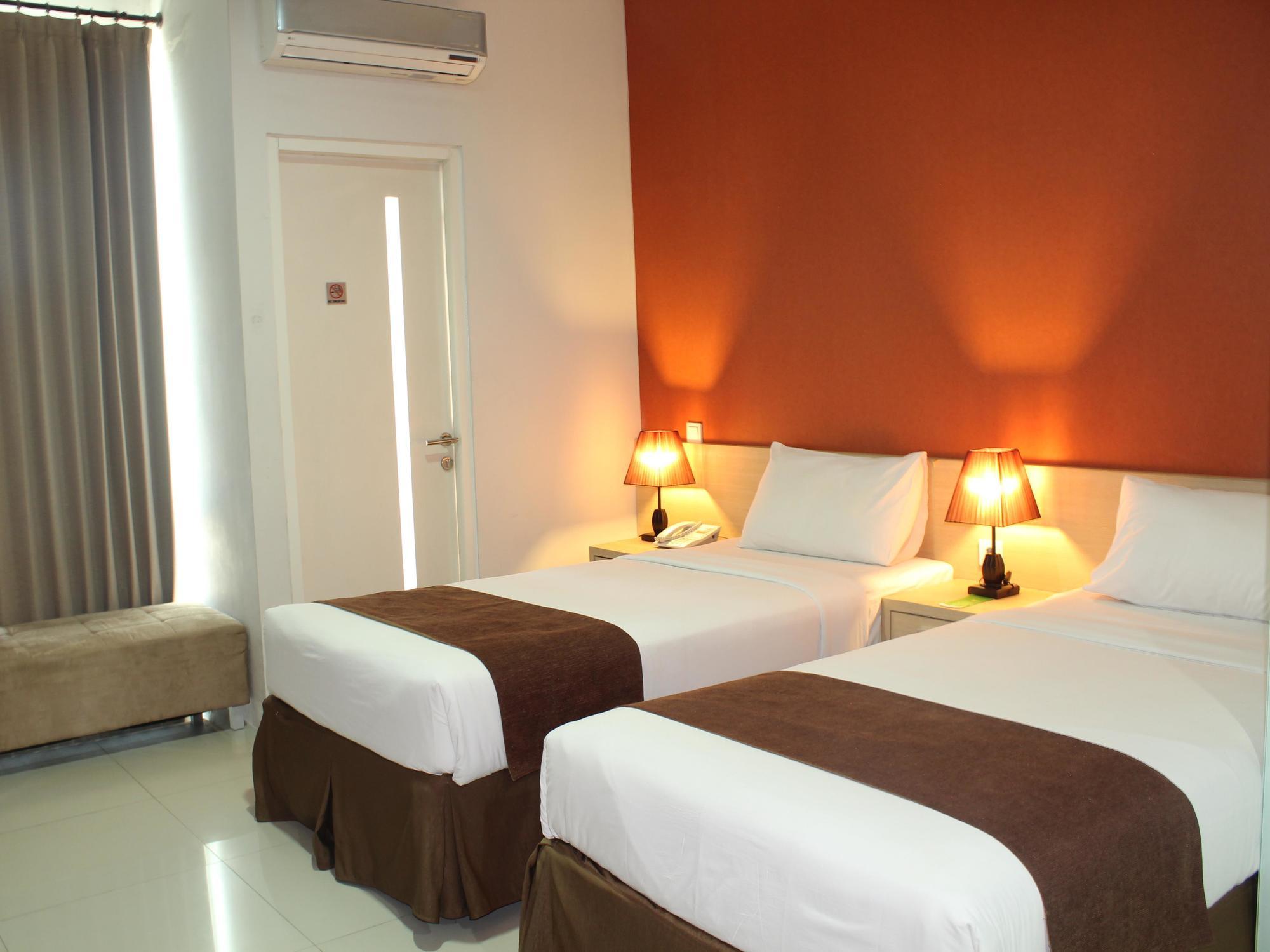 The Square Surabaya Hotel Экстерьер фото