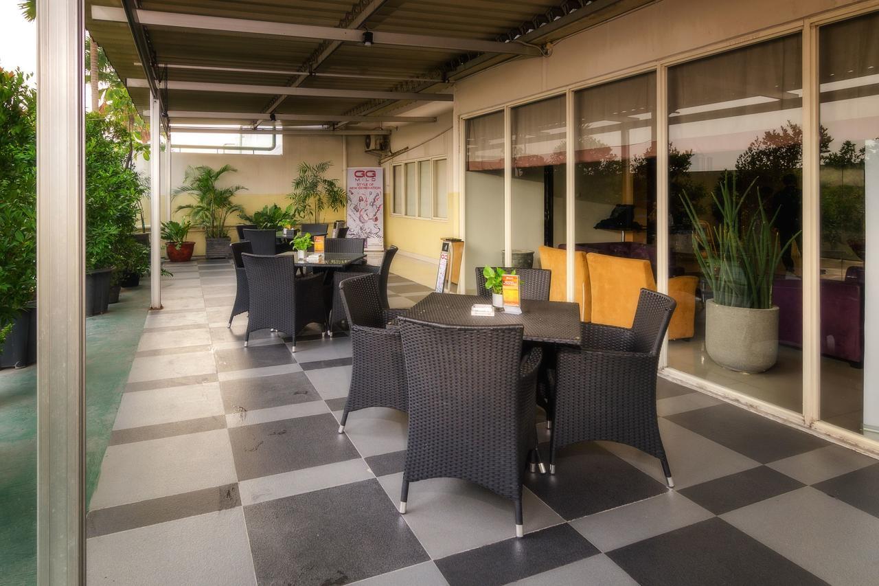 The Square Surabaya Hotel Экстерьер фото