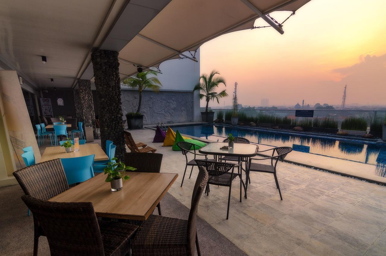 The Square Surabaya Hotel Экстерьер фото