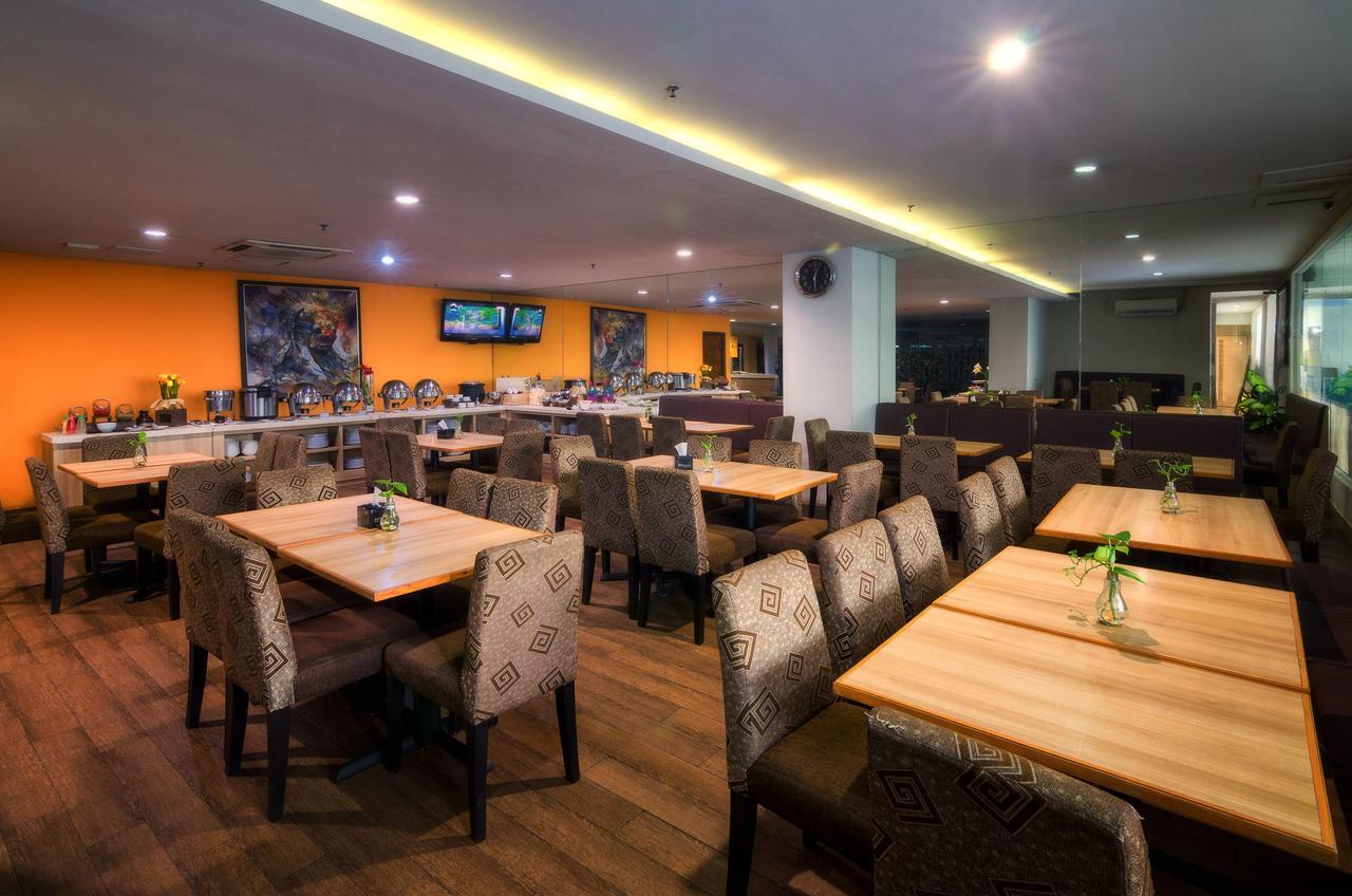 The Square Surabaya Hotel Экстерьер фото