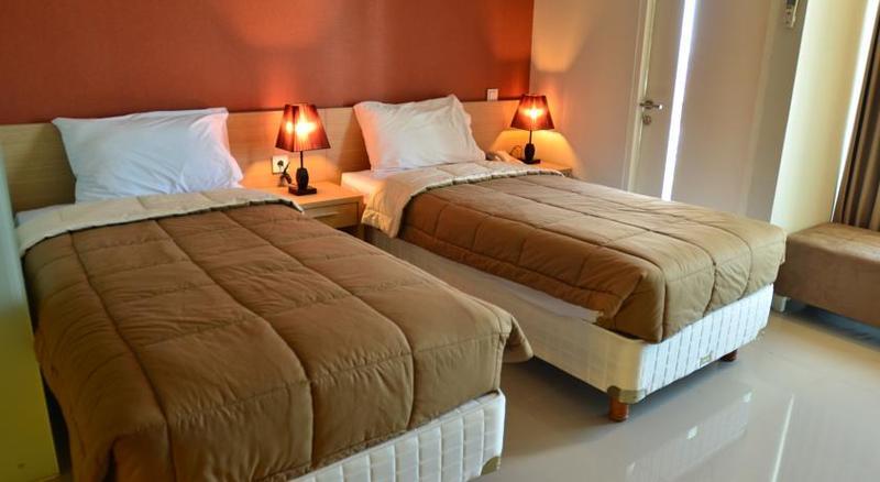 The Square Surabaya Hotel Экстерьер фото