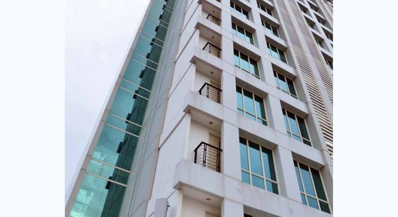 The Square Surabaya Hotel Экстерьер фото