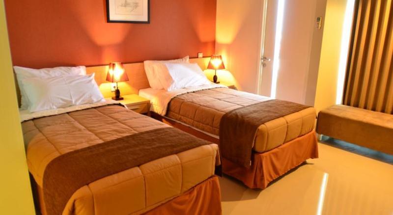 The Square Surabaya Hotel Экстерьер фото